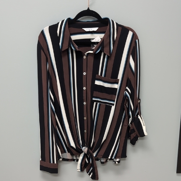 Cleo NWT XXL Button Down Shirt With Front Tie, Pocket And Adjustable Sleeves - Picture 1 of 6
